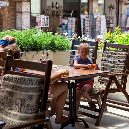 Lotus Family Hotel - Free Parking Σάνι Μπιτς Εξωτερικό φωτογραφία